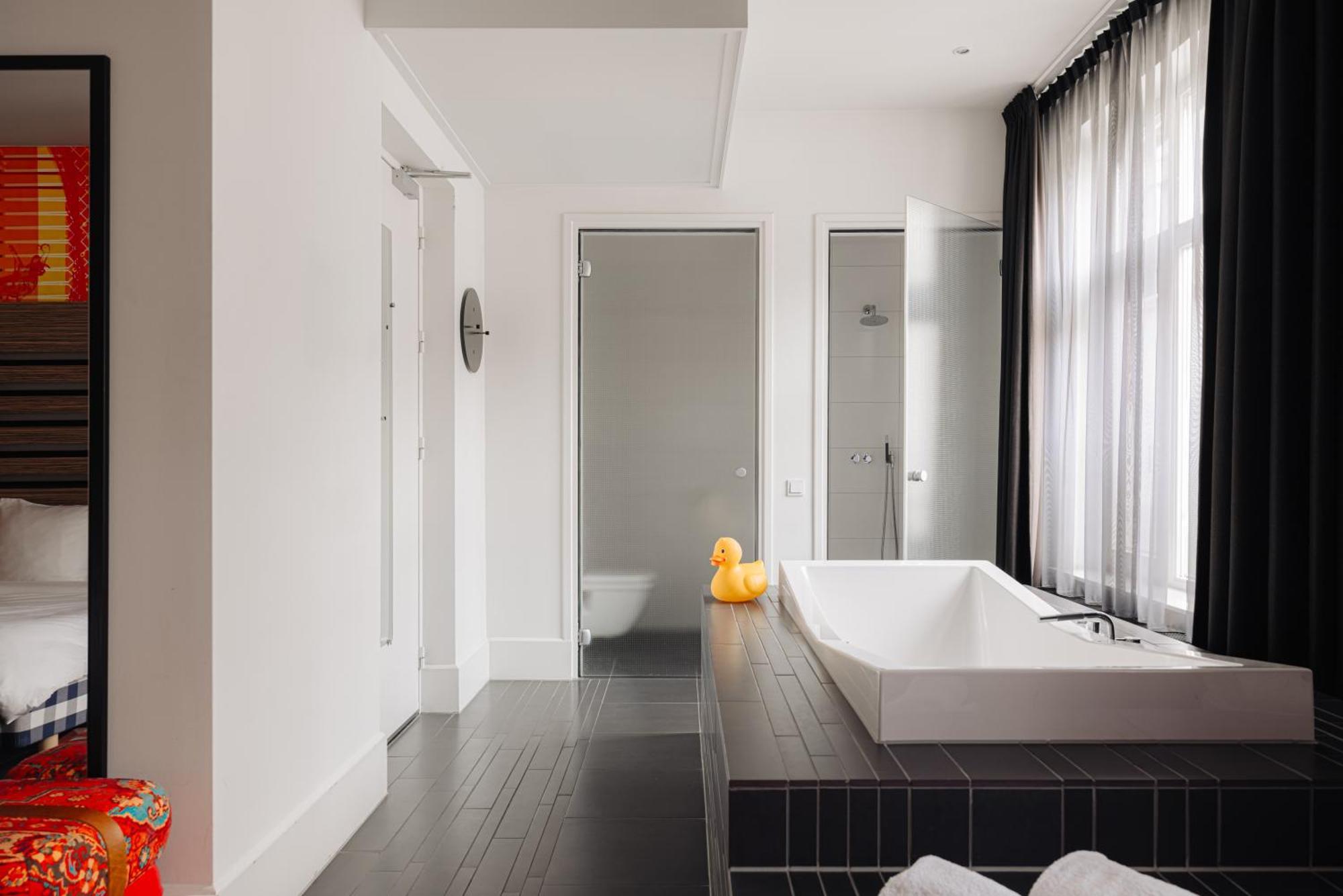 Leonardo Boutique Hotel Maastricht City Center Former Designhotel Bagian luar foto