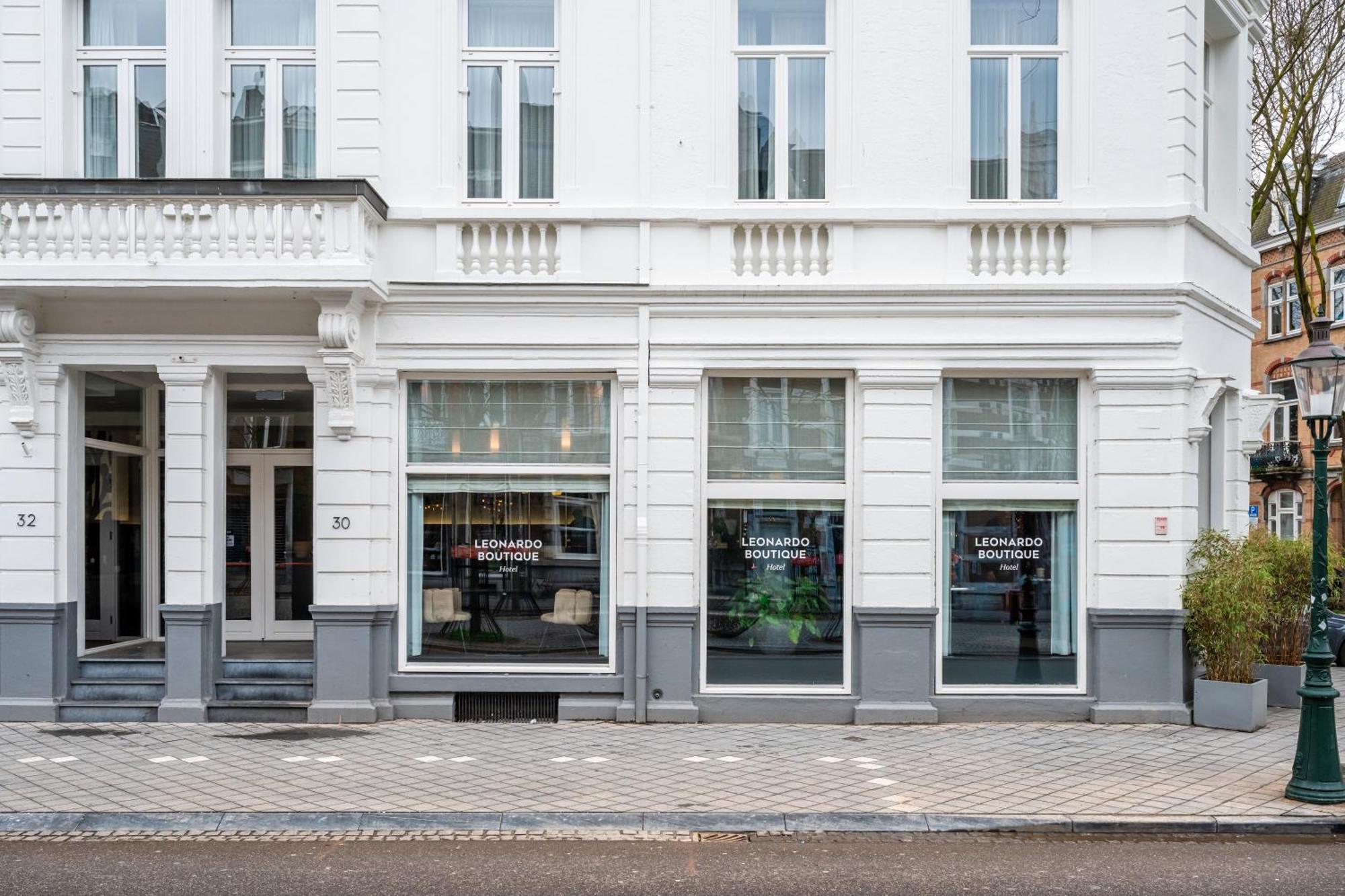 Leonardo Boutique Hotel Maastricht City Center Former Designhotel Bagian luar foto